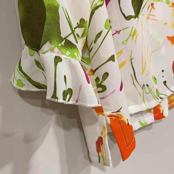 Sea Suns Floral Blouse - Picture 11 of 11